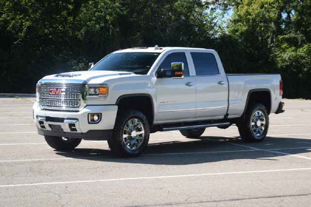 Used 2019 GMC Sierra 2500 Denali w/ Duramax Plus Package AWD/4WD image 20