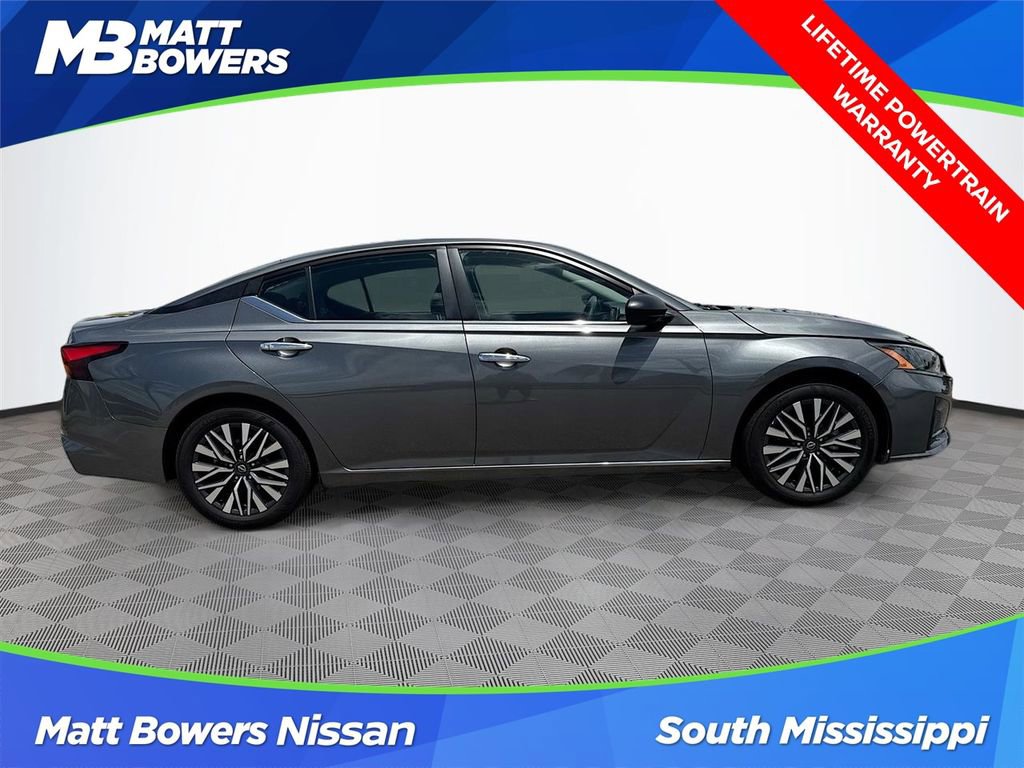 Used 2024 Nissan Altima 2.5 SV