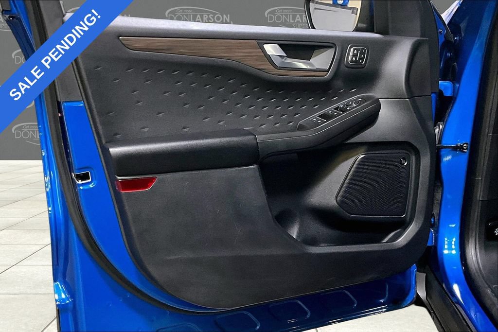 Used 2020 Ford Escape Titanium FWD image 11
