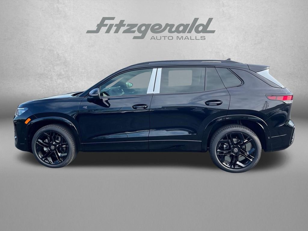 New 2026 Volkswagen Tiguan SE R-Line image 3