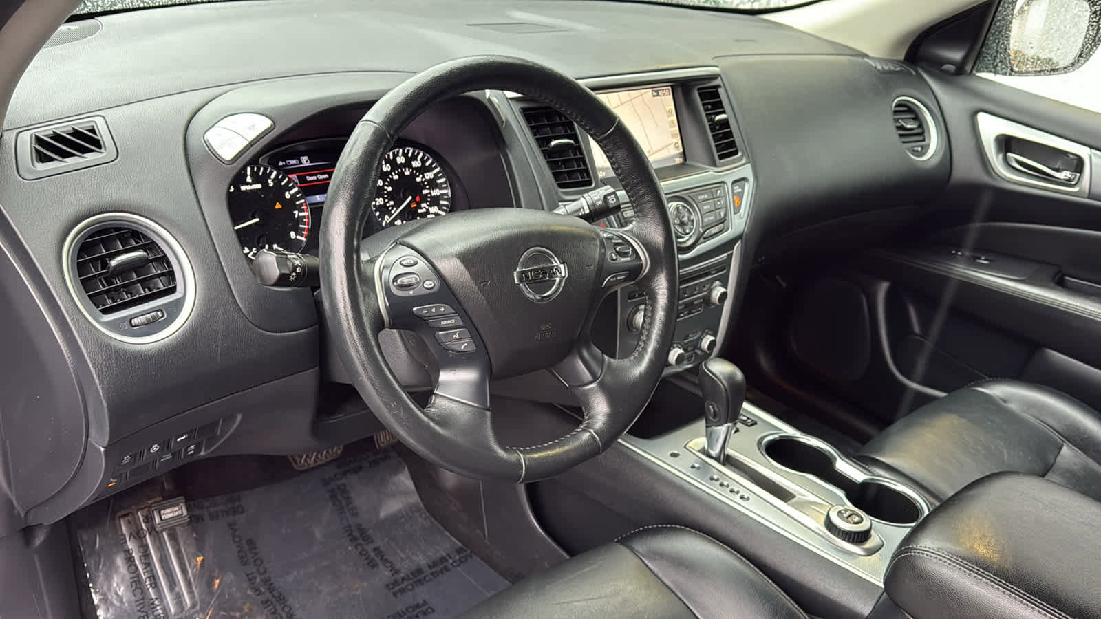 Used 2019 Nissan Pathfinder SL image 16