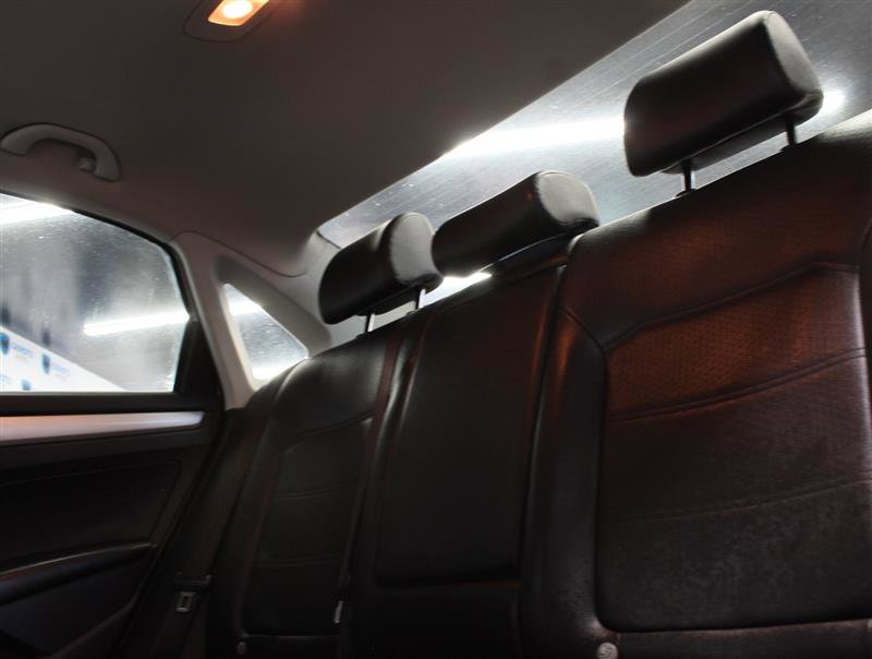 Used 2012 Volkswagen Passat TDI SE FWD image 17