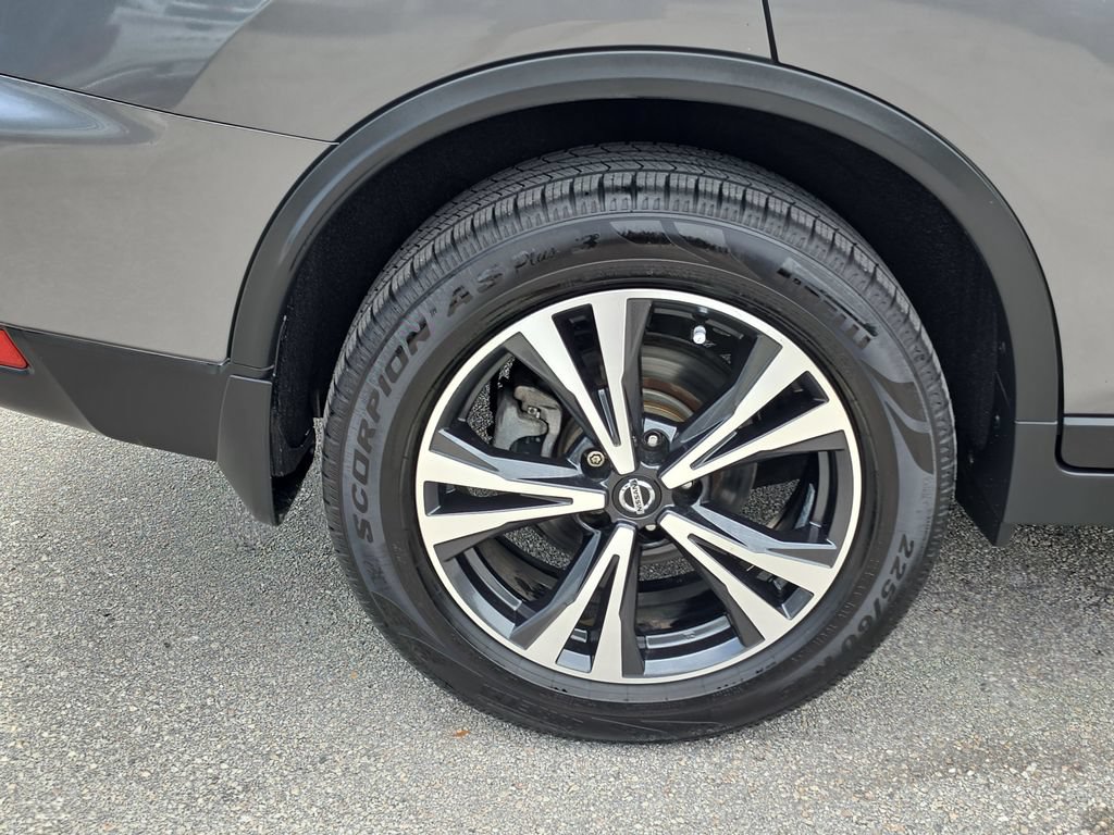 Used 2020 Nissan Rogue SV w/ Premium Package AWD/4WD image 7
