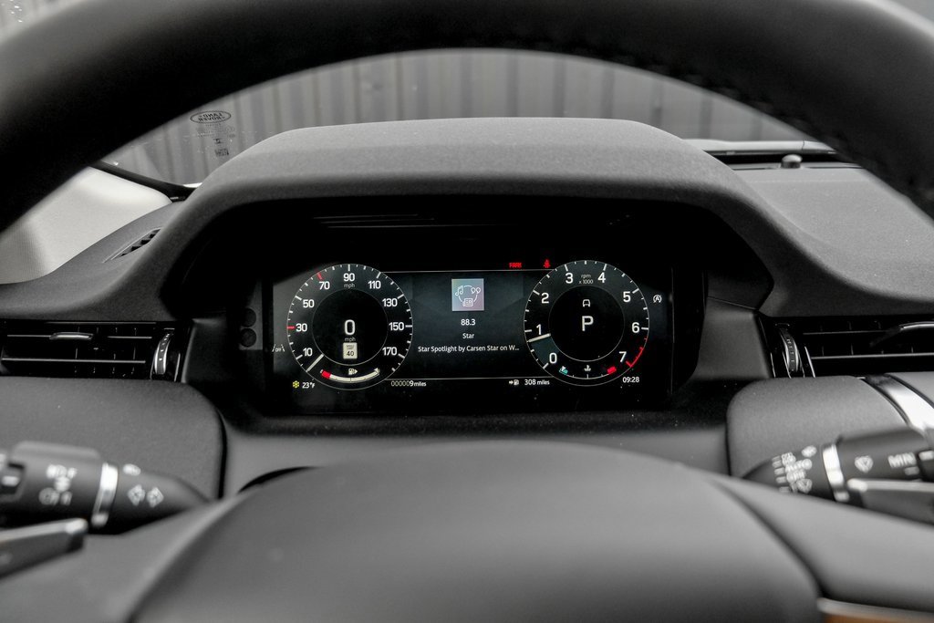 Used 2025 Land Rover Discovery Sport S image 12