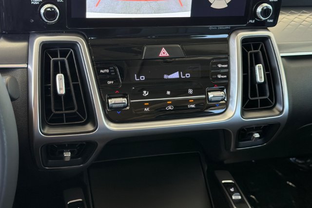 Used 2023 Kia Sorento S w/ Panoramic Sunroof Package FWD image 26