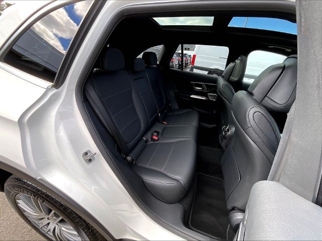 Used 2026 Mercedes-Benz GLC 300 4MATIC image 26