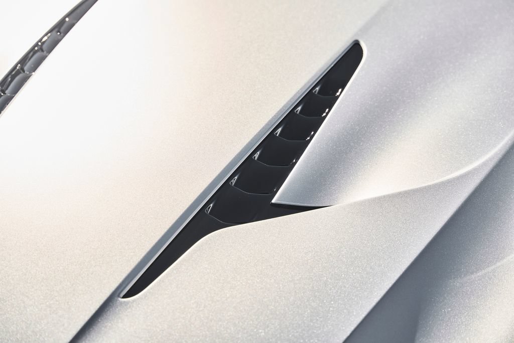 Used 2025 Aston Martin Vanquish RWD image 7