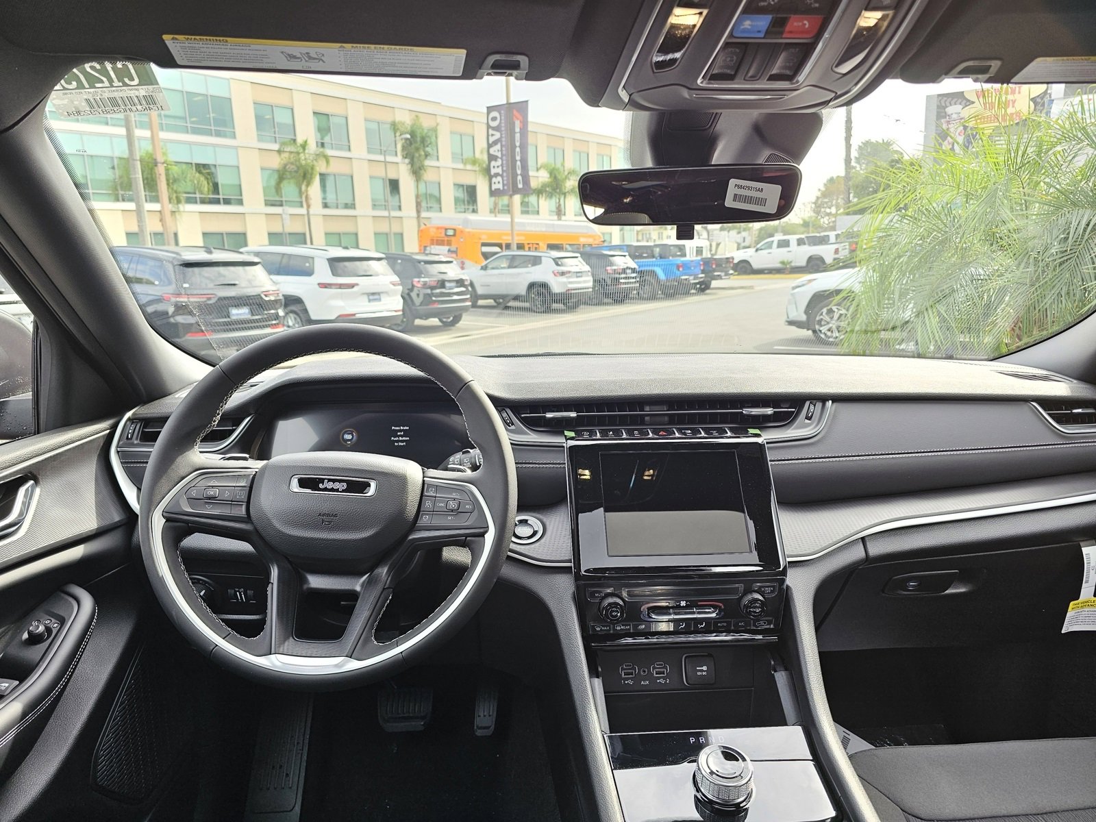 New 2025 Jeep Grand Cherokee L Laredo image 28