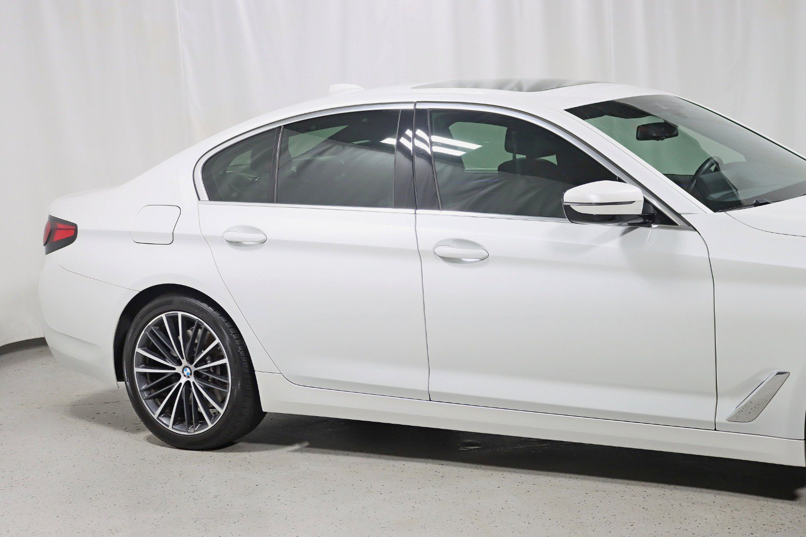 Used 2022 BMW 540i xDrive w/ Executive Package AWD/4WD image 4