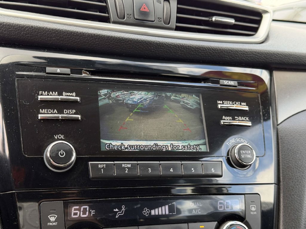 Used 2015 Nissan Rogue SV AWD/4WD image 28