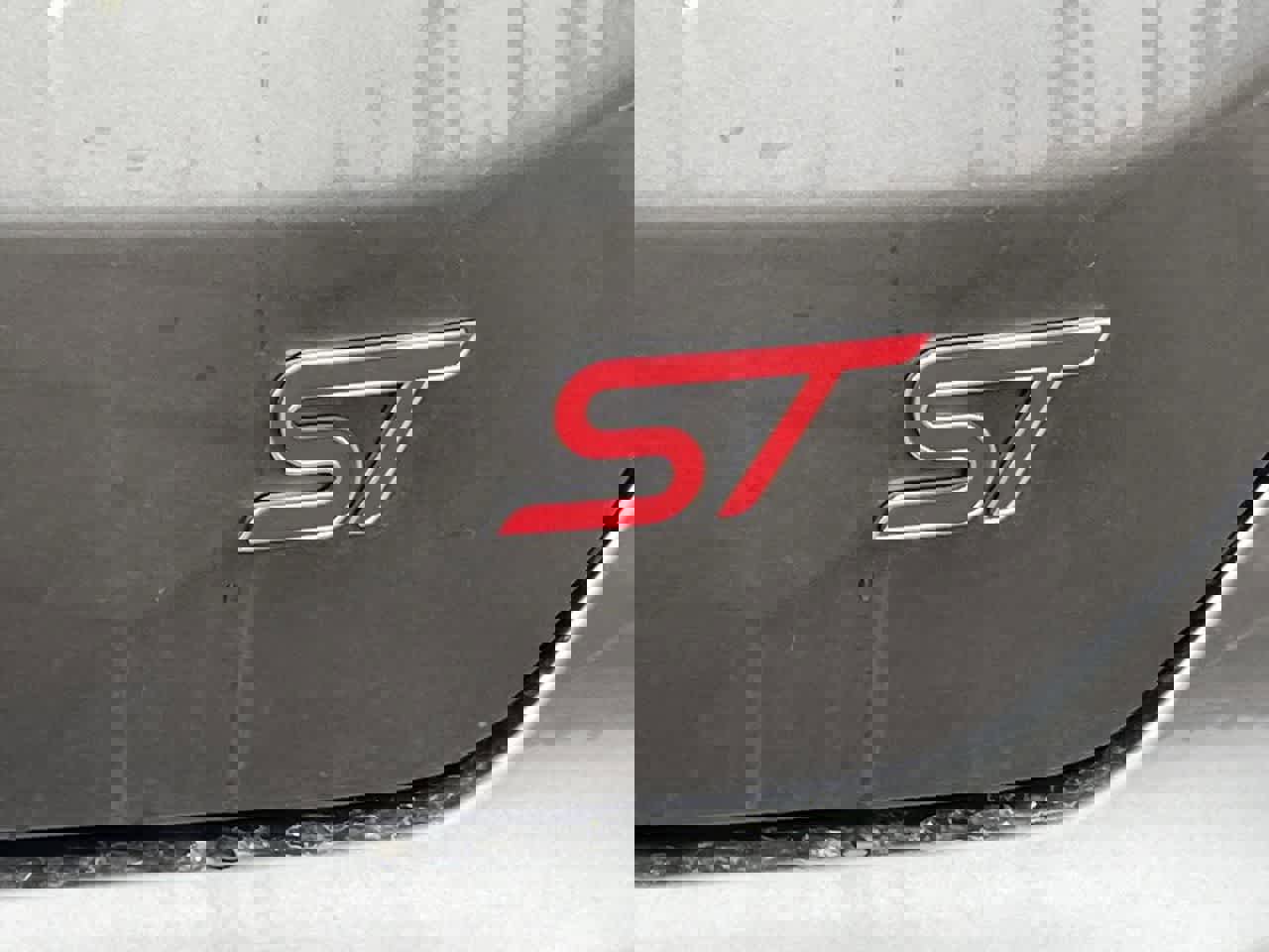 Used 2019 Ford Edge ST w/ Cold Weather Package image 39