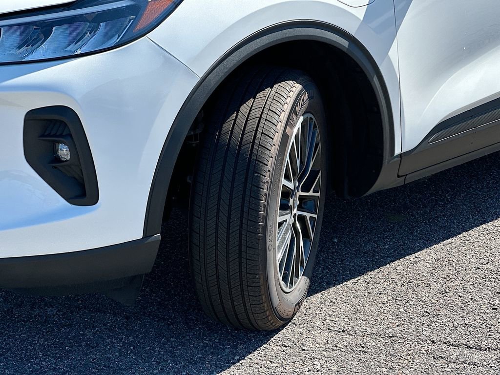 New 2025 Ford Escape SE w/ Class II Trailer Tow Package image 25