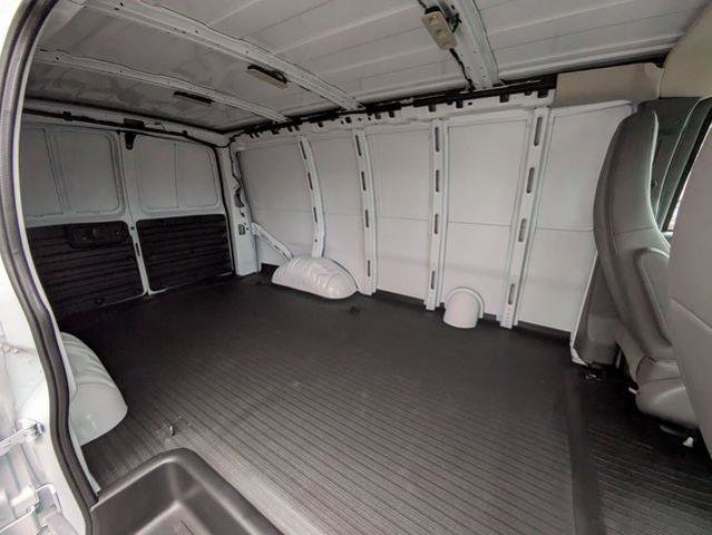 New 2025 Chevrolet Express 3500 w/ Driver Convenience Package image 23