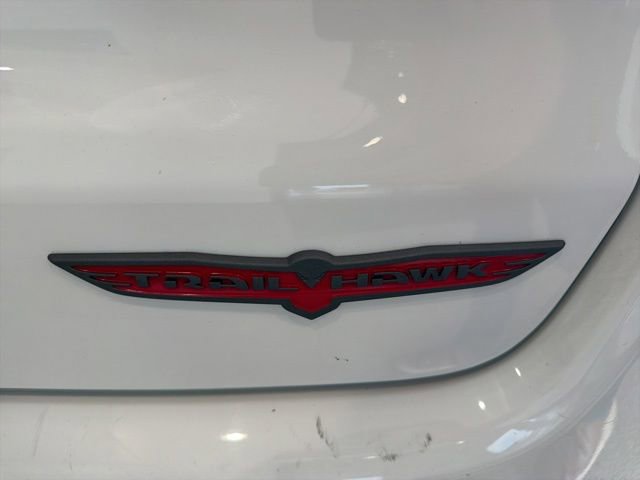 Used 2025 Jeep Compass Trailhawk AWD/4WD image 7