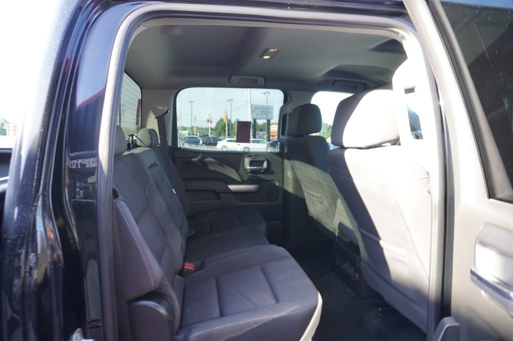 Used 2018 Chevrolet Silverado 1500 LT w/ All Star Edition AWD/4WD image 7