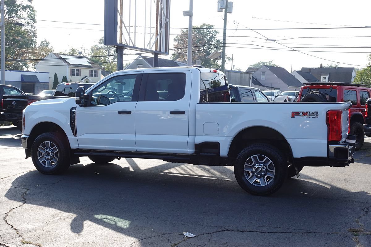 Used 2025 Ford F250 XLT w/ FX4 Off-Road Package AWD/4WD image 2
