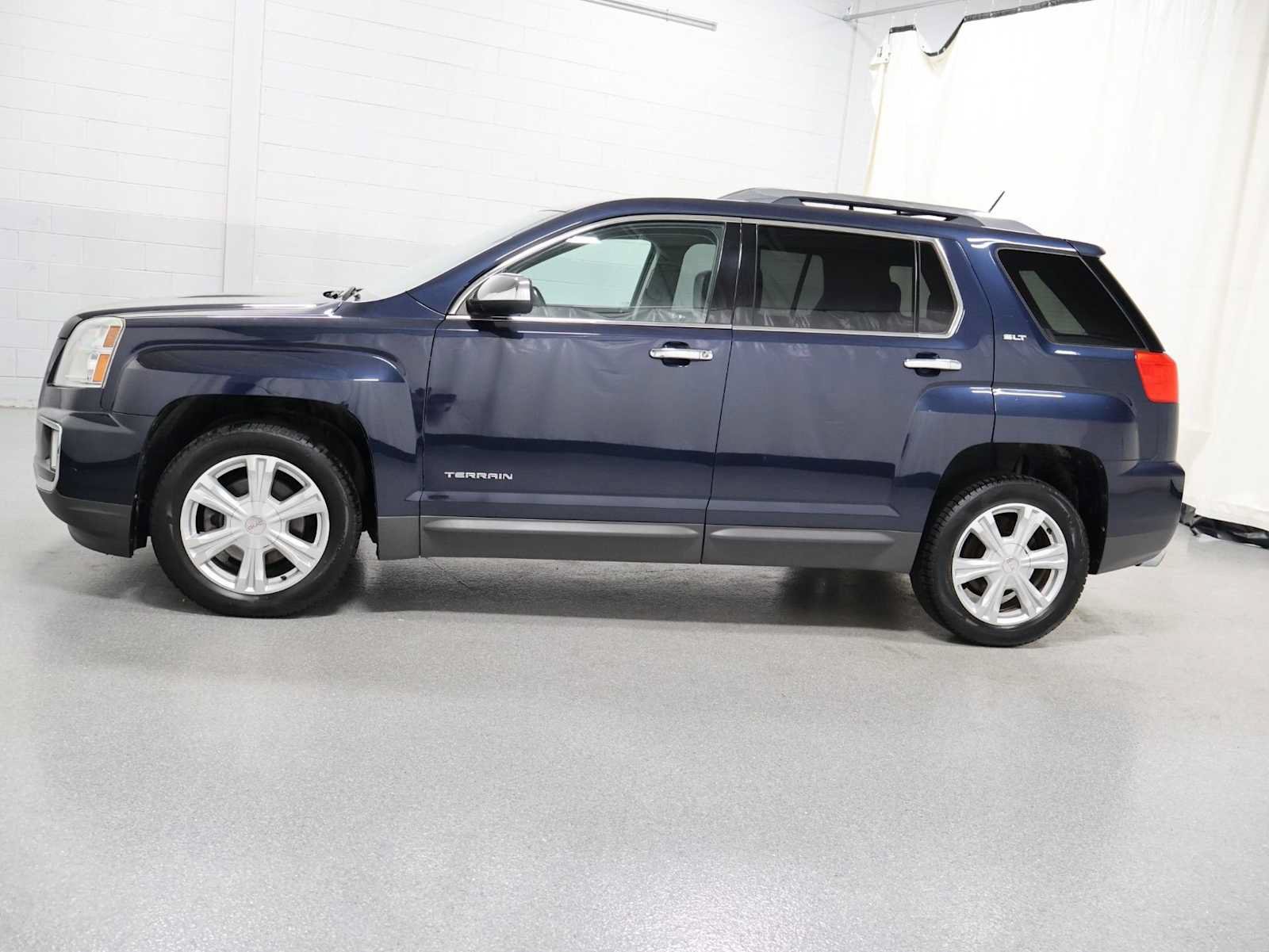 Used 2016 GMC Terrain SLT w/ Open Road Package FWD image 2
