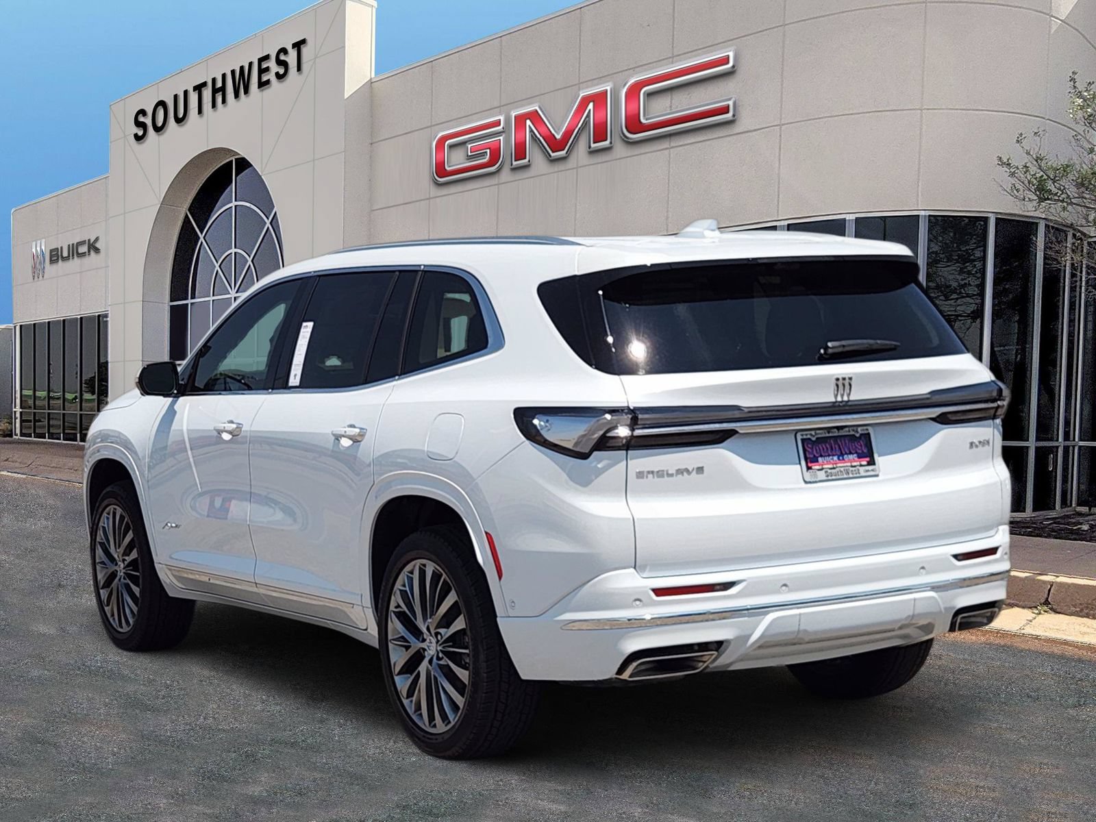 New 2026 Buick Enclave Avenir w/ Super Cruise Package FWD image 4