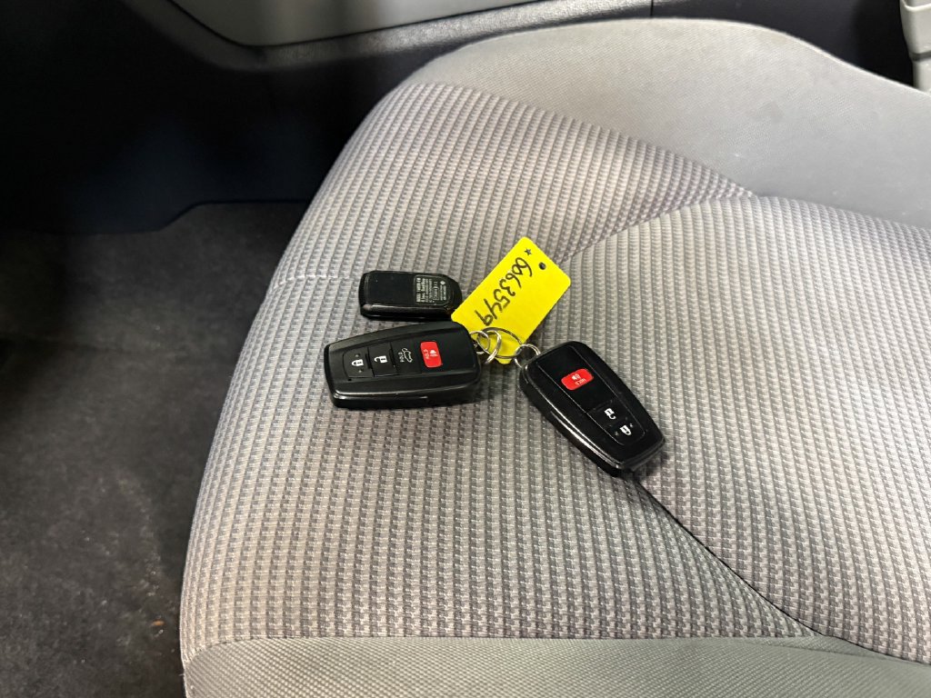 Used 2023 Toyota Highlander L FWD image 20