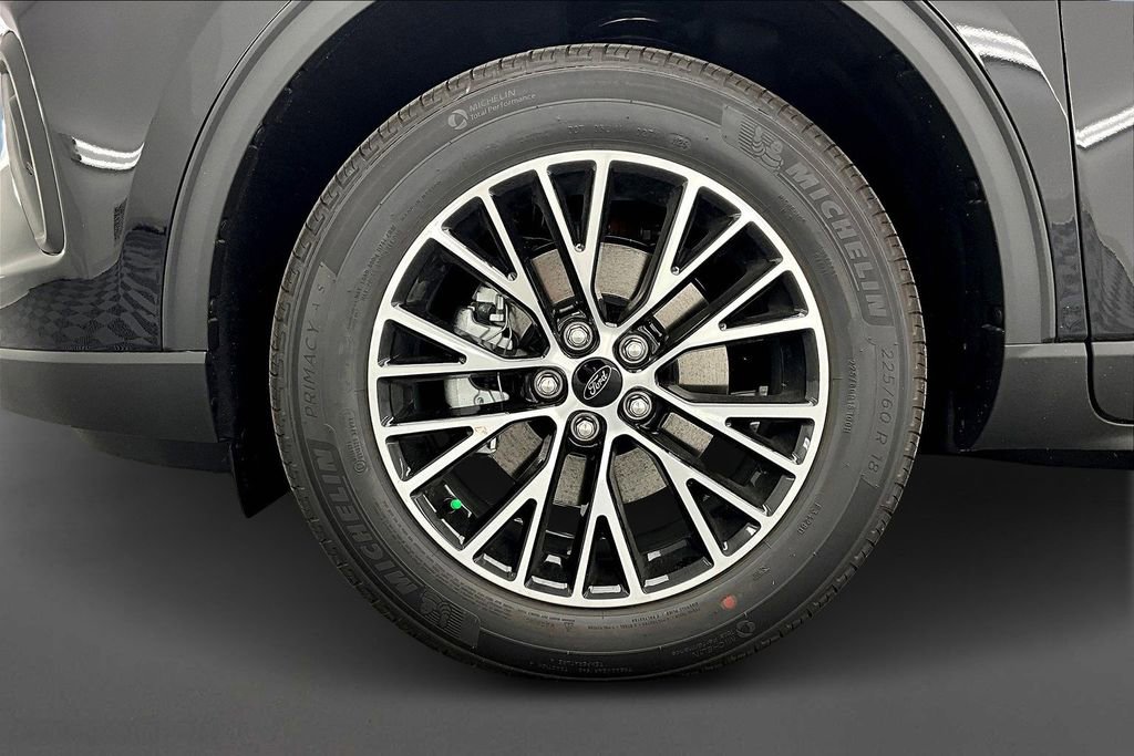 New 2025 Ford Escape SE w/ PHEV Premium Package FWD image 13
