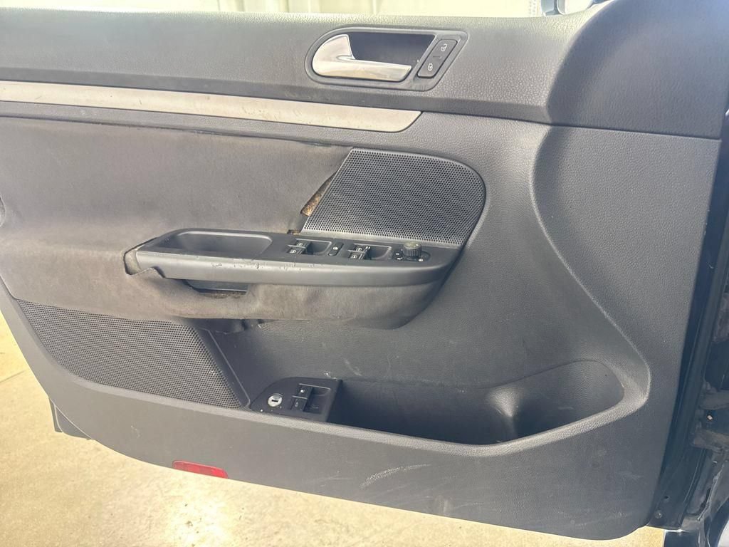 Used 2009 Volkswagen Jetta S FWD image 21