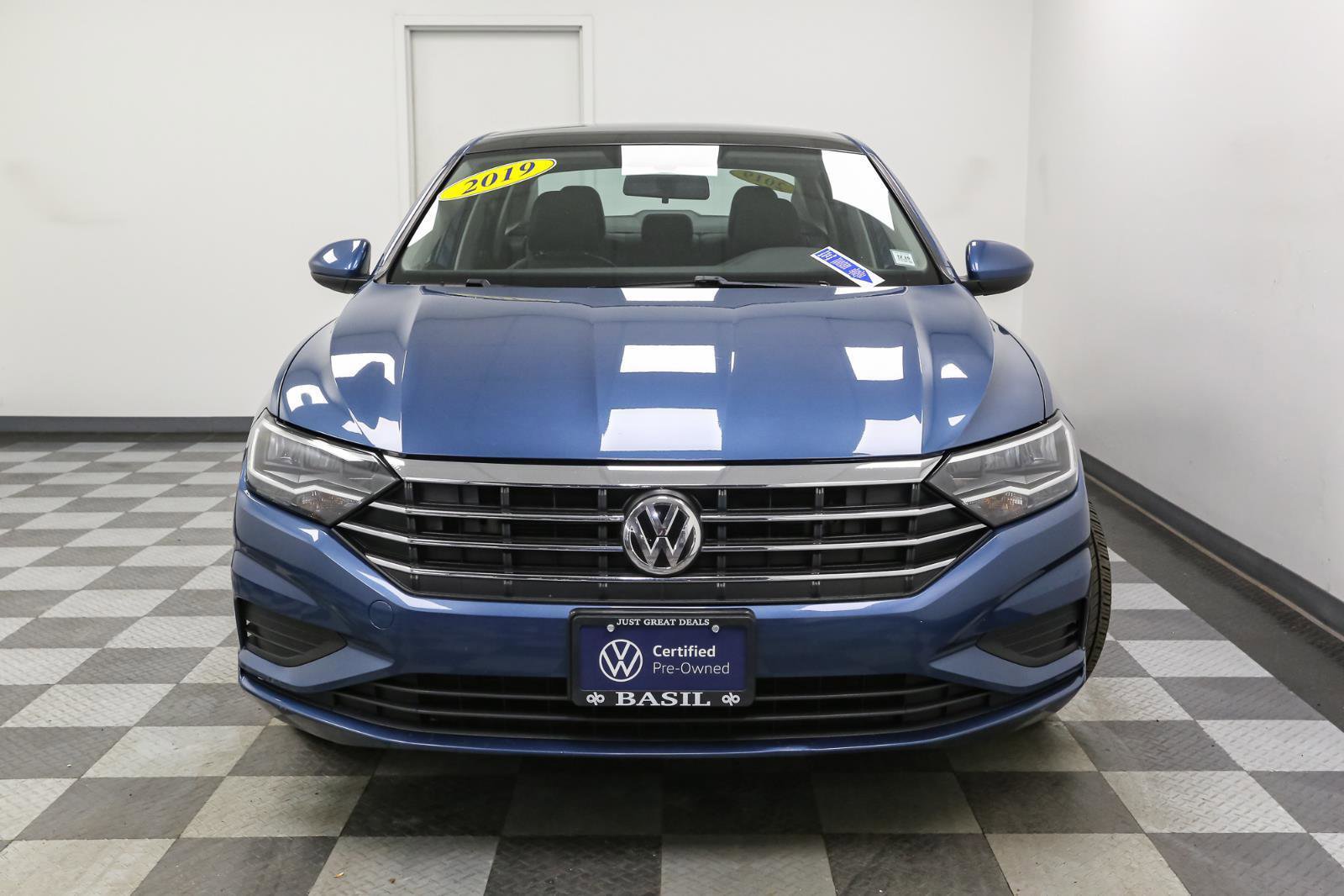 Certified 2019 Volkswagen Jetta SE image 4