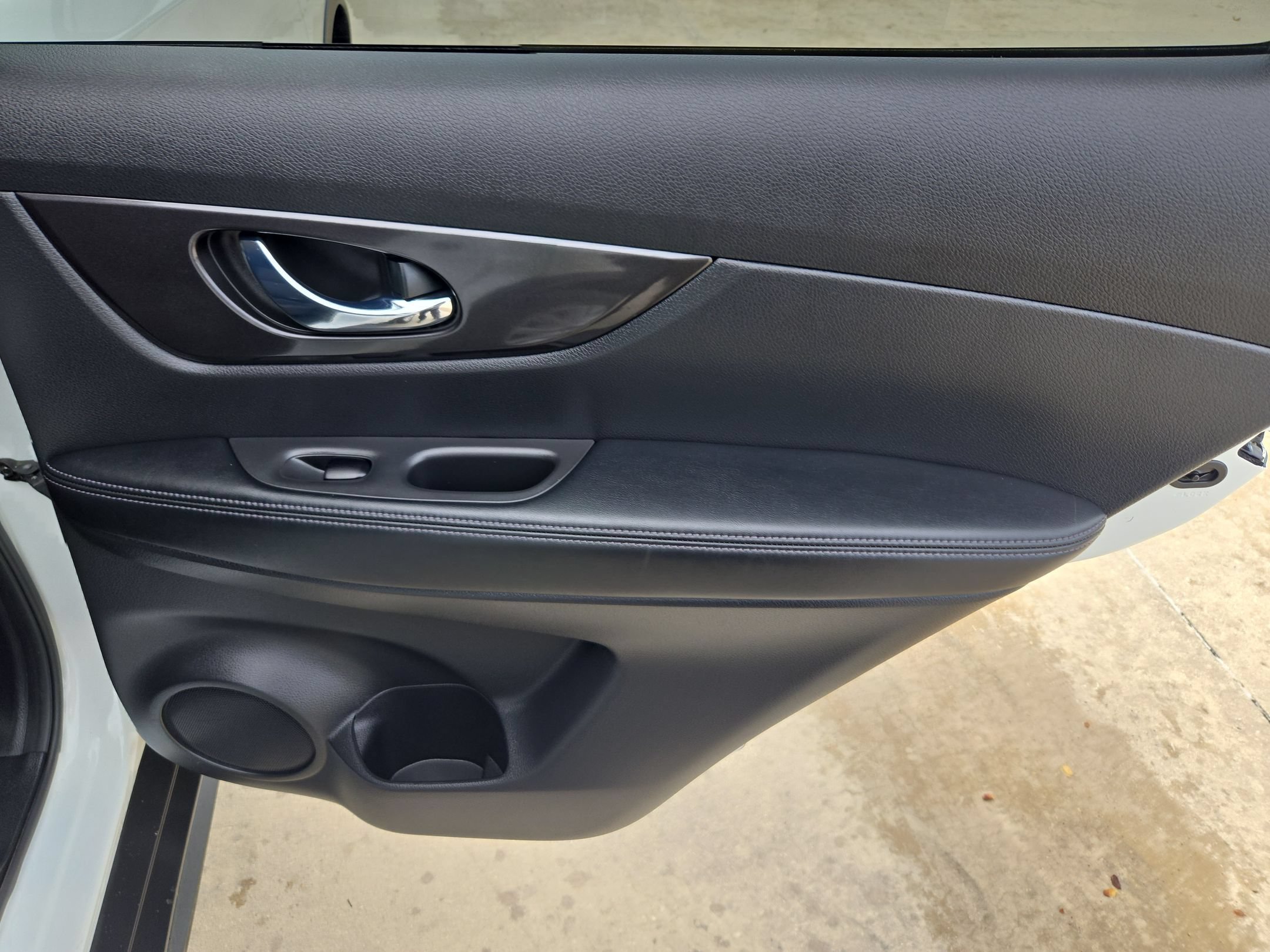 Used 2020 Nissan Rogue SV FWD image 27