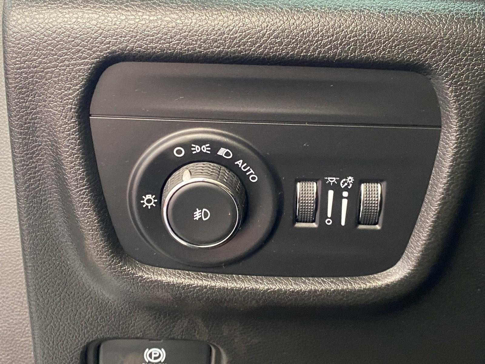 Used 2023 Jeep Grand Cherokee L Limited AWD/4WD image 34