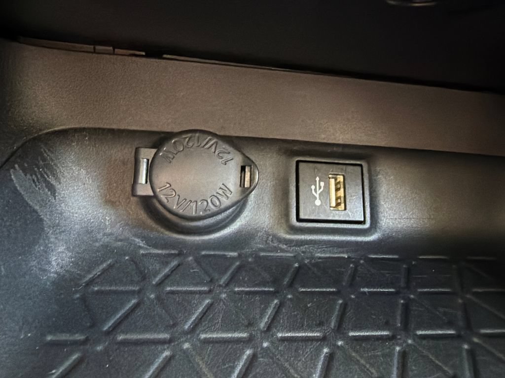 Used 2025 Toyota RAV4 LE AWD/4WD image 34