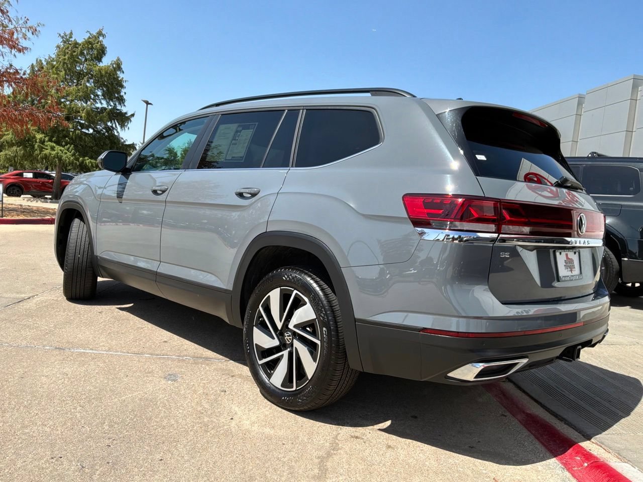 Used 2026 Volkswagen Atlas SE AWD/4WD image 8