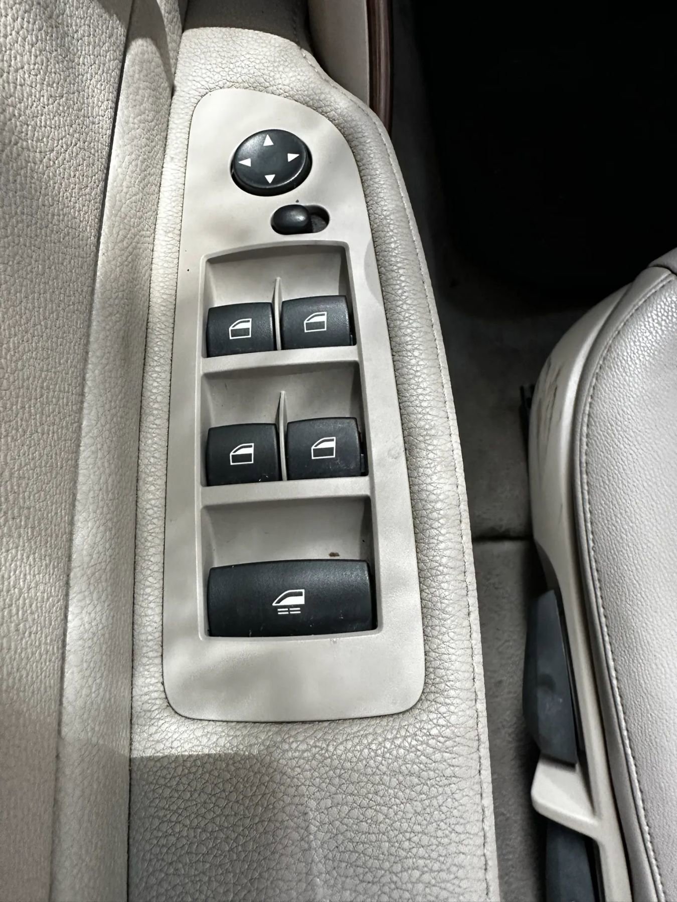 Used 2009 BMW 128i Convertible image 45