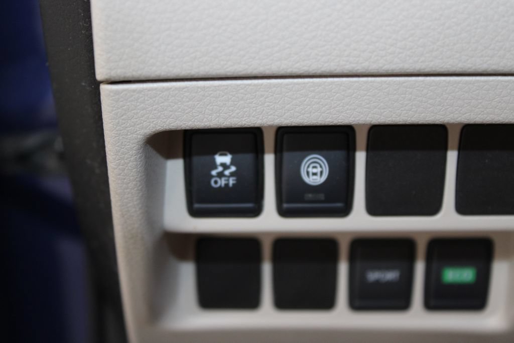 Used 2020 Nissan Rogue Sport SV FWD image 29