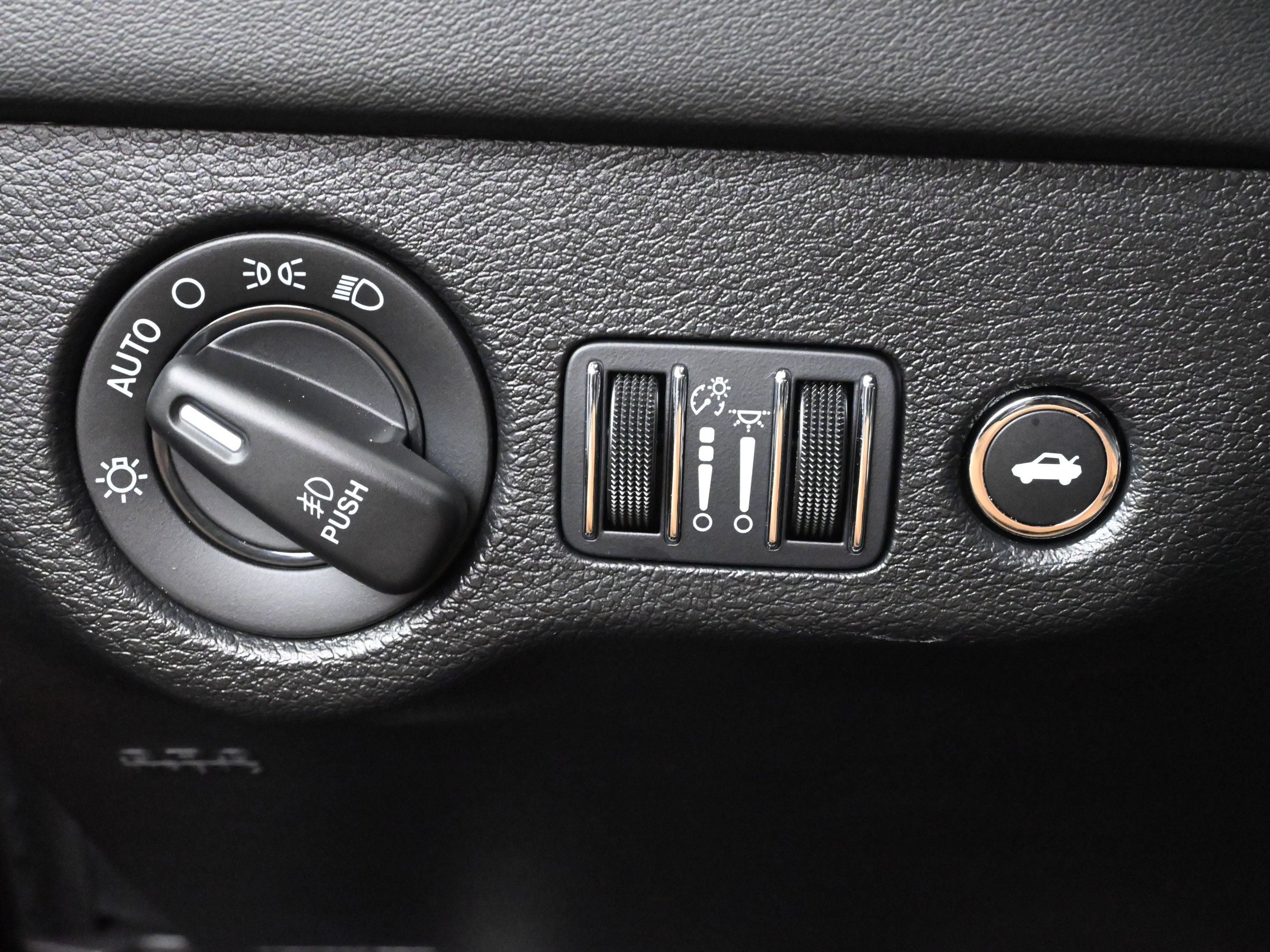 Used 2023 Dodge Charger R/T w/ Plus Group image 12