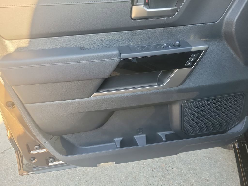 Used 2025 Toyota Tundra Limited image 11