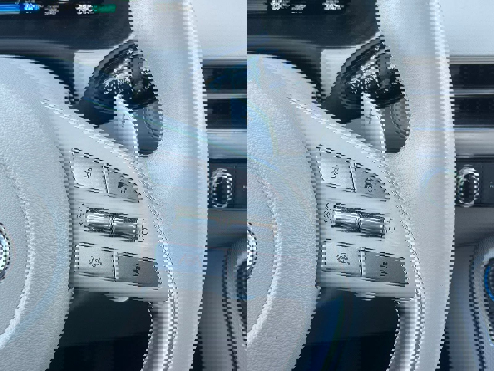 Used 2023 Hyundai Palisade Limited w/ Winter Package image 35