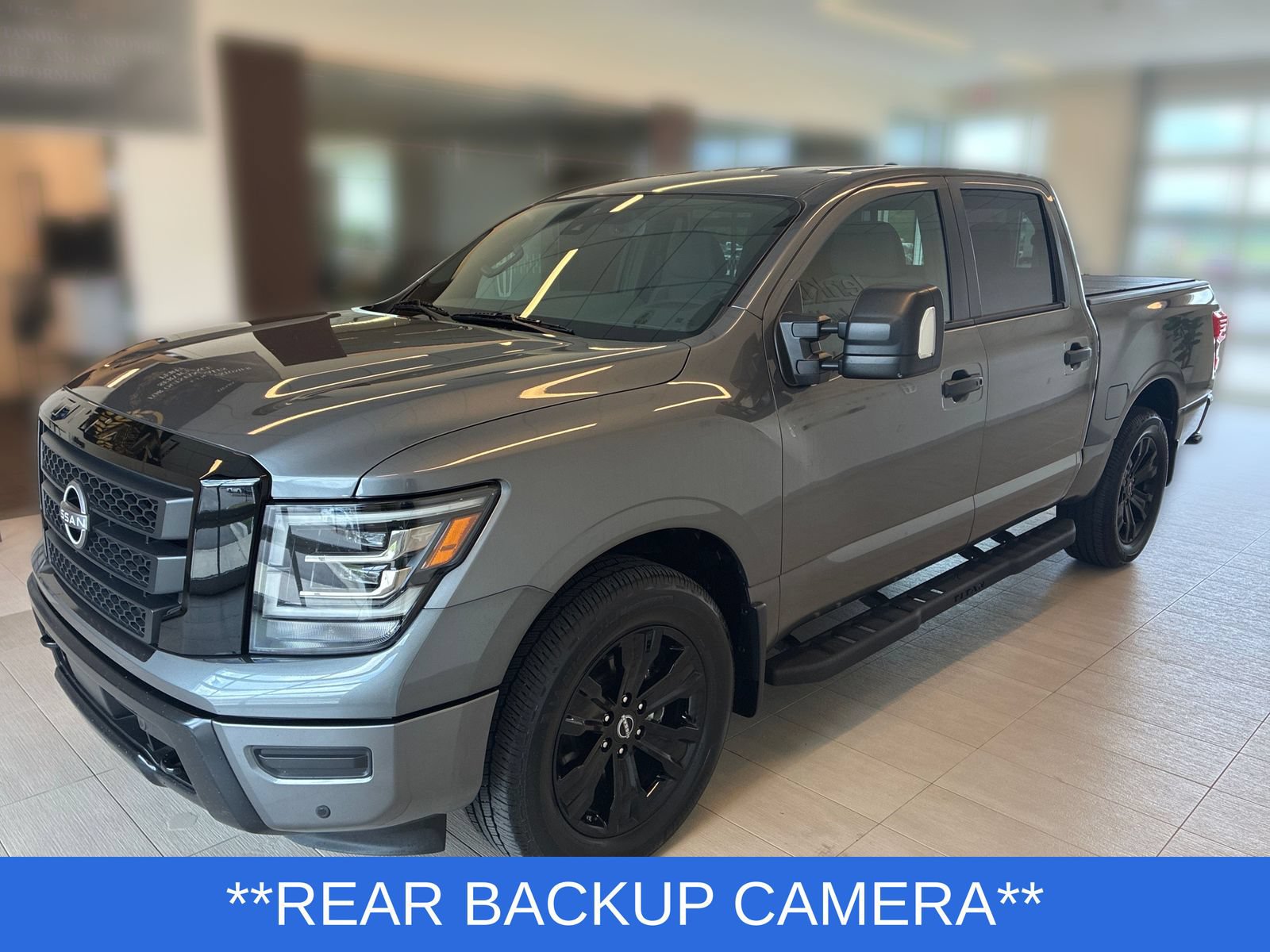 Used 2024 Nissan Titan SV w/ SV Convenience Package AWD/4WD image 5