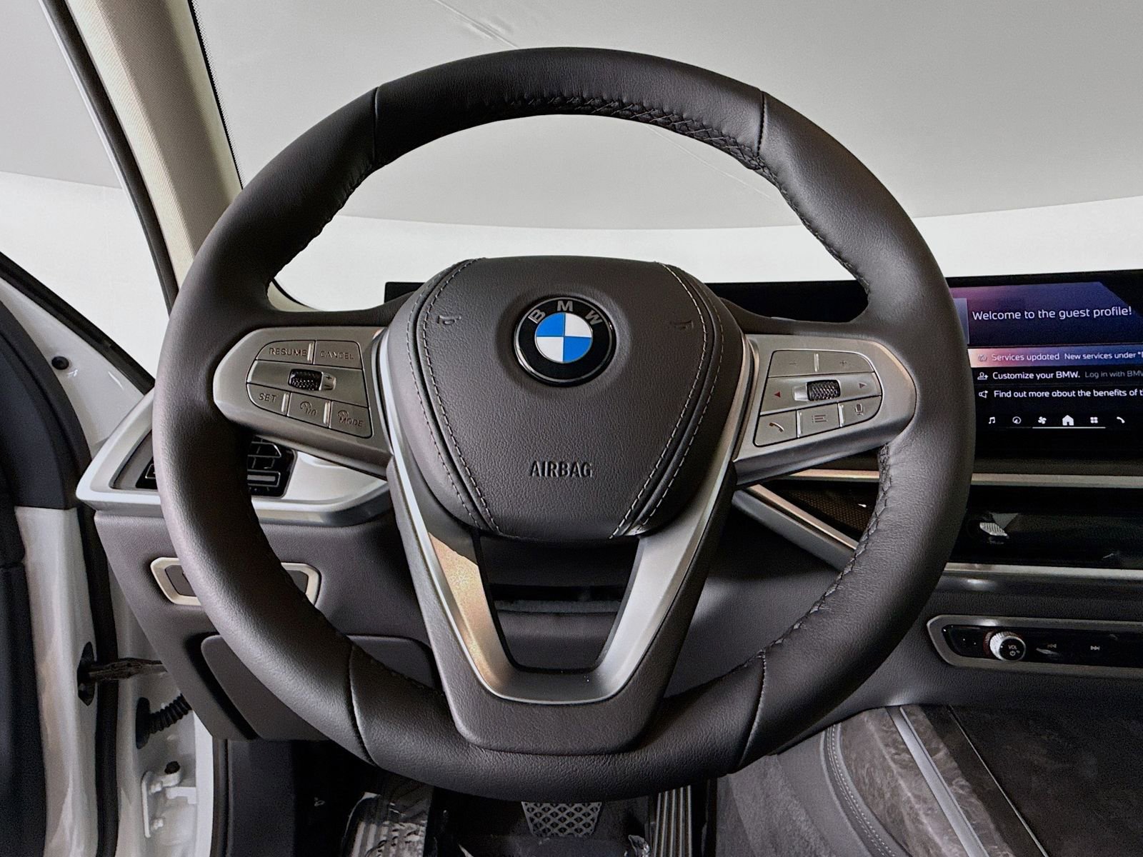 Used 2026 BMW X7 xDrive40i w/ Premium Package image 11