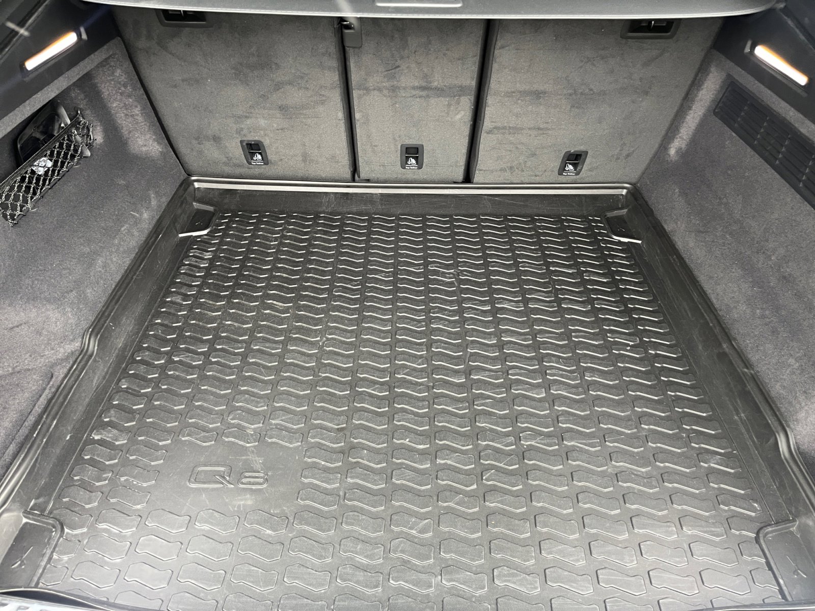 Used 2024 Audi Q8 Premium Plus w/ Premium Plus Package image 26