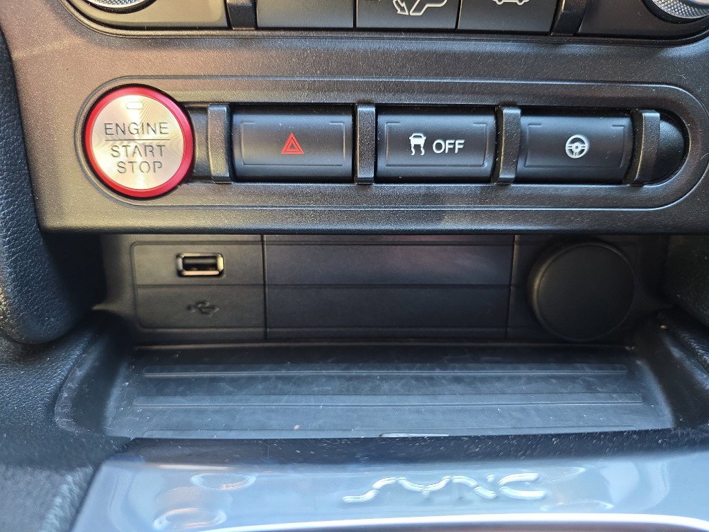 Used 2018 Ford Mustang Coupe image 18