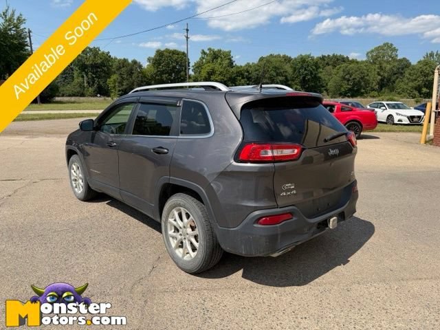 Used 2018 Jeep Cherokee Latitude w/ Cold Weather Group AWD/4WD image 8
