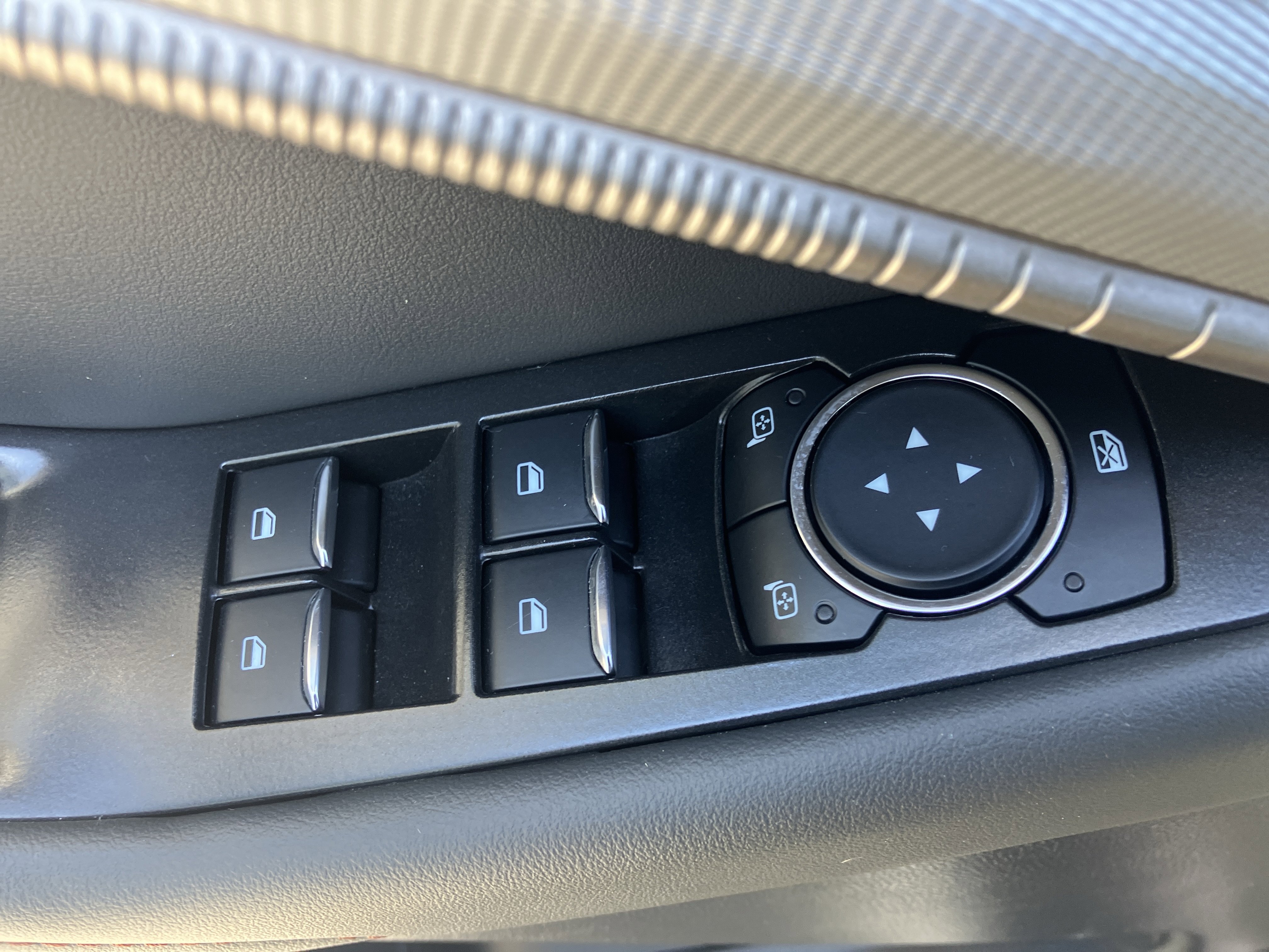 Certified 2025 Ford Explorer Active AWD/4WD image 21