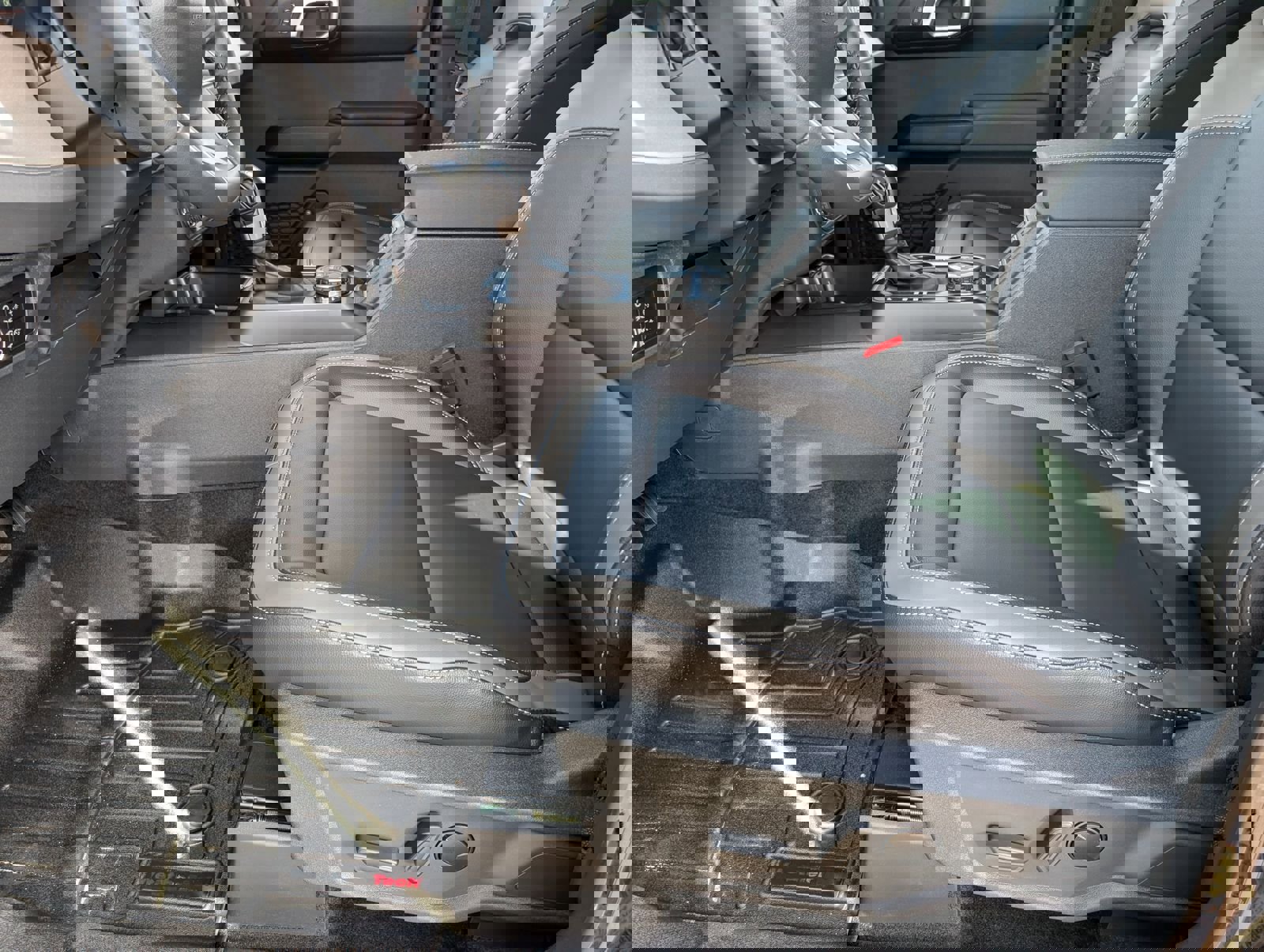 New 2026 Ford Bronco Outer Banks image 14