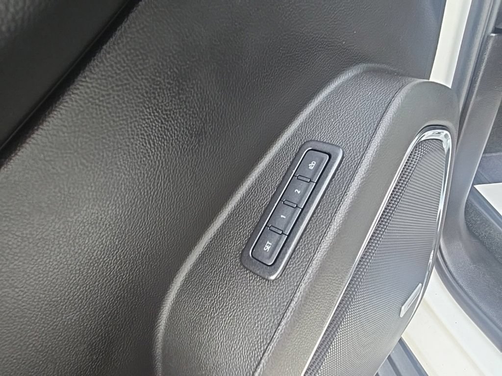 Used 2019 Chevrolet Tahoe Premier AWD/4WD image 13