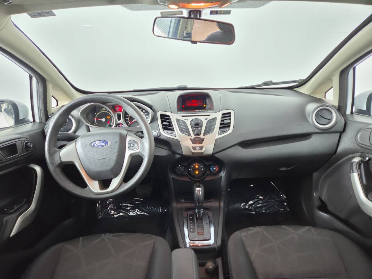 Used 2012 Ford Fiesta SE w/ Super Fuel Economy Pkg FWD image 23