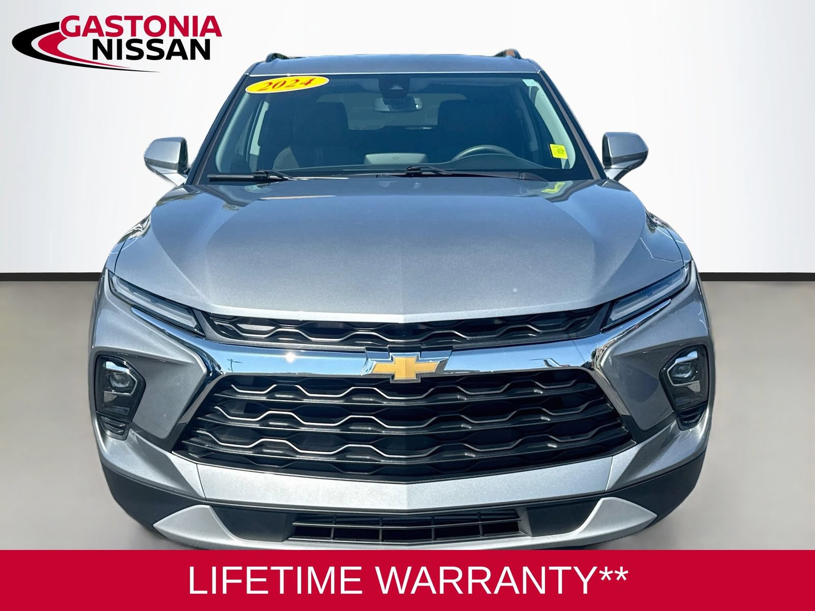 Used 2024 Chevrolet Blazer LT w/ Convenience Package FWD image 2