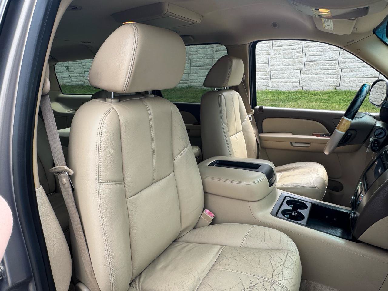 Used 2007 GMC Yukon XL SLT w/ SLT Preferred Equipment Group RWD image 13