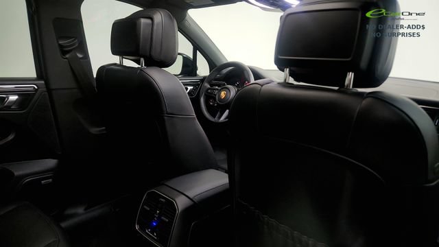Used 2024 Porsche Macan S AWD/4WD image 40