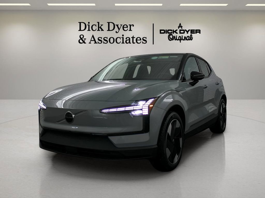 New 2026 Volvo EX30 Plus w/ Protection Package Premier image 7