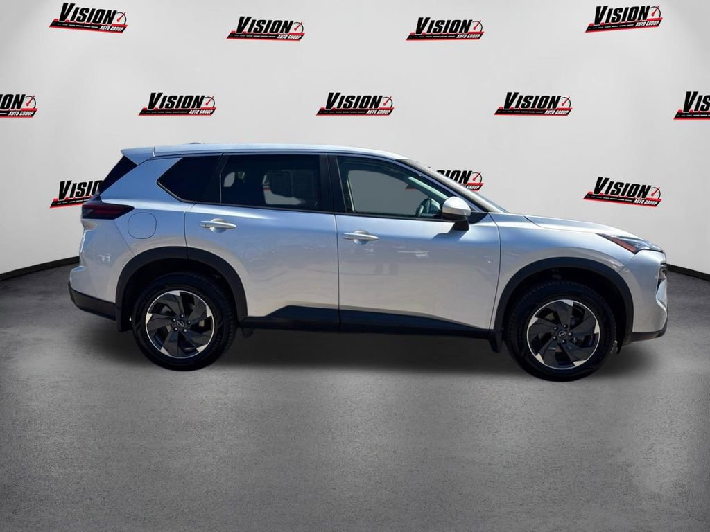 Certified 2024 Nissan Rogue SV AWD/4WD image 4
