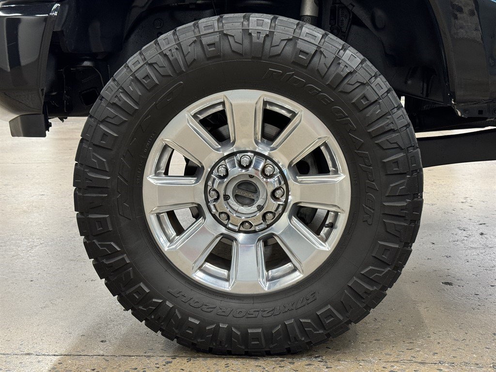 Used 2022 Ford F350 Platinum w/ FX4 Off-Road Package AWD/4WD image 6